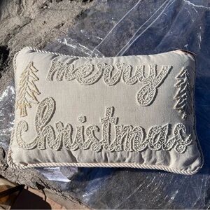 ⬇️St. Nicholas Square NWT Kohl’s Pillow 12”x18” Ivory Beaded Merry Christmas
